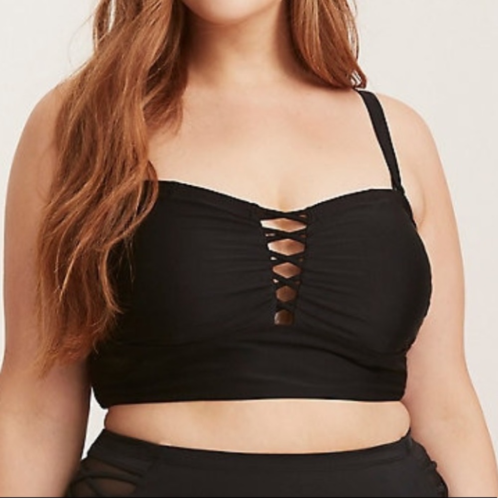 💸⬇️Torrid Black Lattice Wireless Bikini Top Sz 2